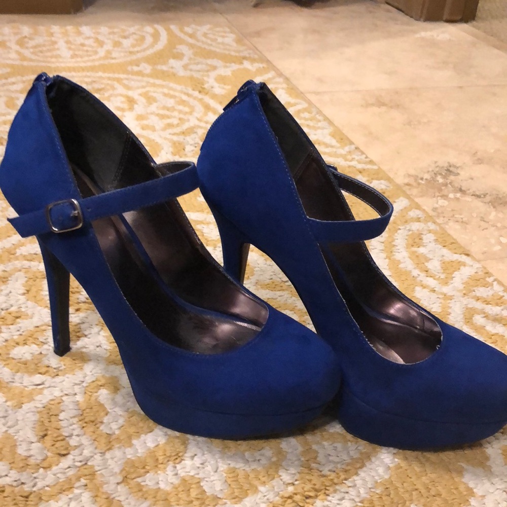 Navy blue heels